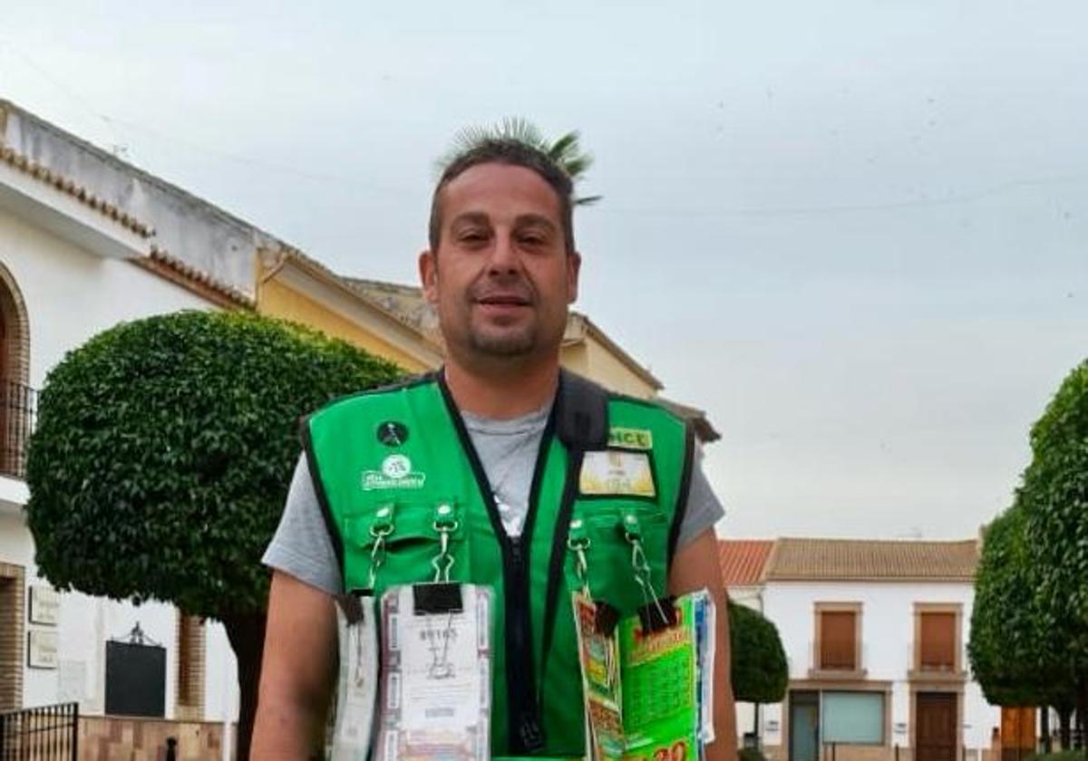 JOSÉ CARRILLO, VENDEDOR EN VILLANUEVA DE LA REINA.