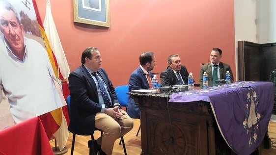 El ganadero Fernando Cuadri imparte una lección magistral sobre el toro y la vida