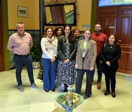 La delegada en su visita al Ayuntamiento.