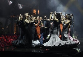 El creador nazarí en uno de sus desfiles en la pasarela de Andújar Flamenca.