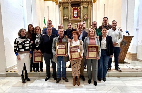 El Ayuntamiento de Andújar reconoce en un acto la vocación de servicio de empleados jubilados