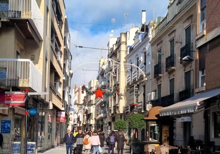 Ambiente navideño por las calles de la ciudad.