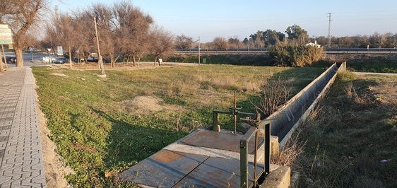 EL ACTUAL SISTEMA DE RIEGO SE HA QUEDADO OBSOLETO.