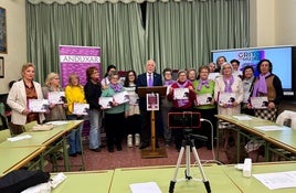 Participantes en el acto desarrollado en el Centro de Adultos.