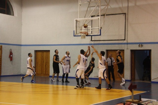 El C.B. Linares sufre el arranque imparable del C.B. Sierra de Andújar 96-48