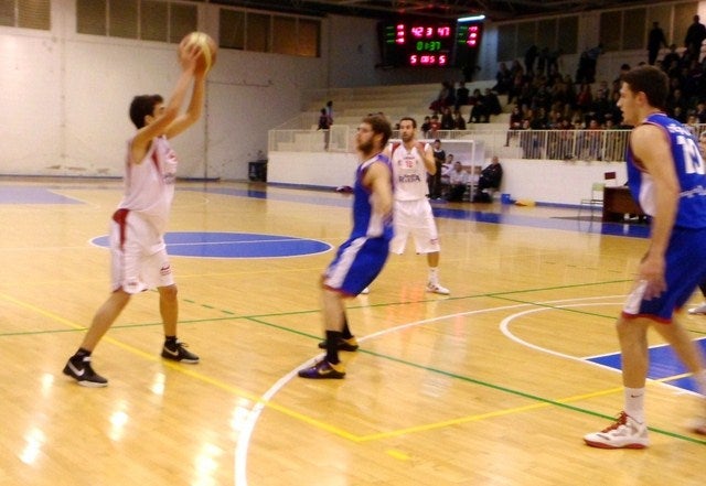 El CB Montajes Ruedas de Andújar obtiene un épico triunfo ante el Badajoz (69-62