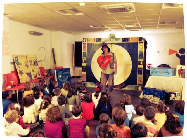 Escolares de Marmolejo asisten a una sesión de cuentacuentos