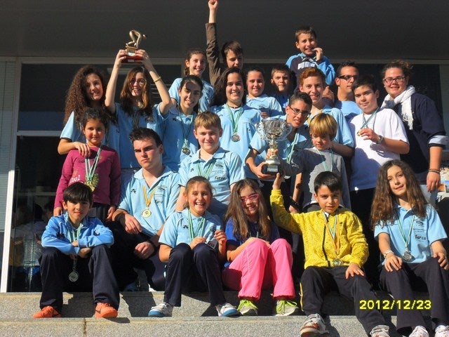El Club de Natación Andújar consigue 45 medallas en la segunda jornada del trofeo provincial de Navidad