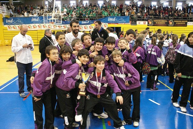La Selección Masculina de Jaén de Minibasket, formada por nueve andujareños, consigue el bronce en el Campeonato de Andalucía