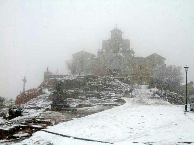 La nieve viste de blanco la Sierra de Andújar