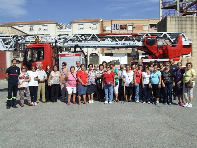El cuerpo de bomberos promueve unas jornadas de prevención en el hogar para mayores