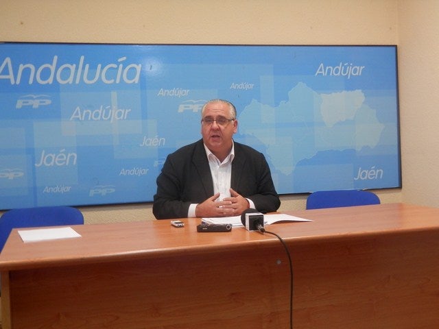 El alcalde denuncia que la Junta de Andalucía ningunea a la ciudad en los Presupuestos de 2014