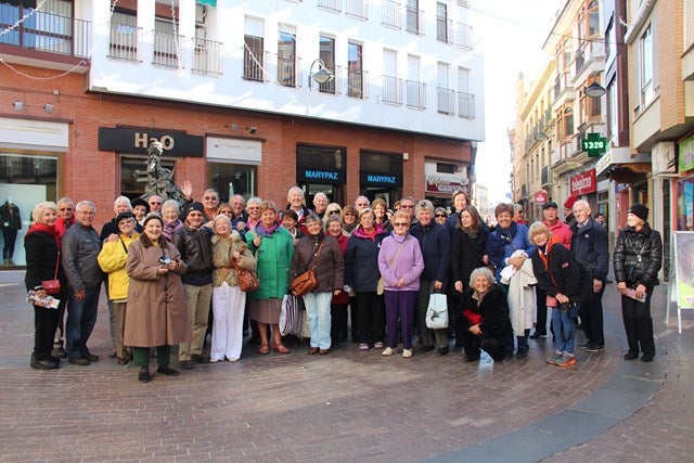 52 turistas extranjeros visitan el patrimonio artístico de Andújar