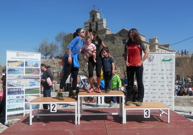 Miguel Ángel Ruiz y Gema Arena ganan la XIII Carrera Pedestre al Santuario de la Virgen de la Cabeza, que gana en participantes y espectacularidad