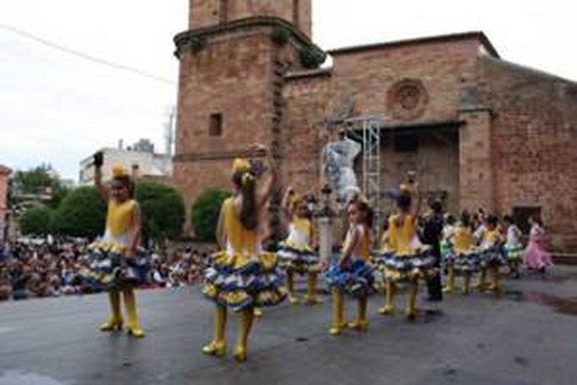 Abierta la convocatoria para participar en la exhibición de sevillanas