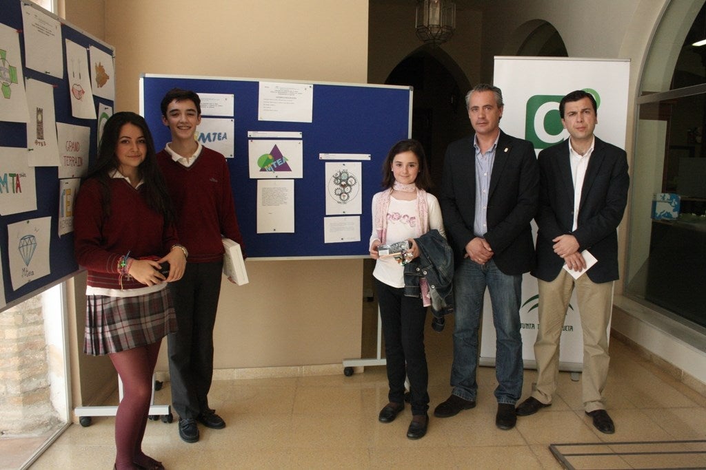 Escolares de cinco centros impulsan la imagen de la Mesa Técnica del Emprendimiento