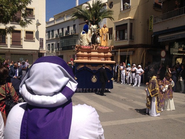 El sol y la buena temperatura acompaña en el Domingo de Ramos
