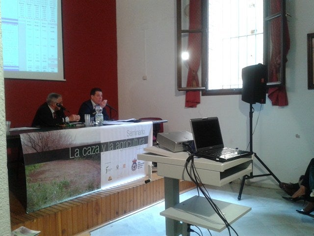 La Real Federación Española de Caza organiza un seminario sobre la cinegética y la agricultura