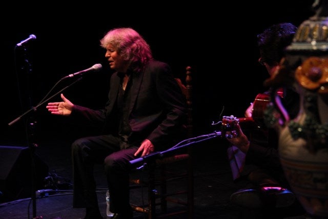 El cantaor José Mercé estremece con su voz durante su actuación en el galardón del ‘Tío Rafael’