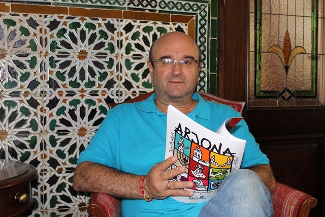 Javier Sánchez, alcalde de Arjona: "La esencia de la Fiesta Santos de Arjona la hacen única, en donde se combina historia y tradición con un bello patrimonio"