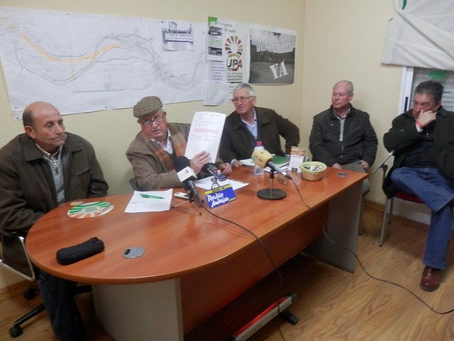 La plataforma En Defensa del Río Guadalquivir exige al Estado el pago de 700.000 euros a 22 agricultores damnificados por las riadas de 1996 y 1997