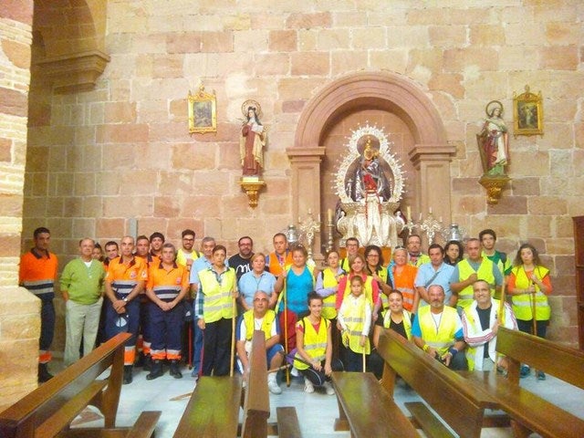 Los villanoveros peregrinan al cerro