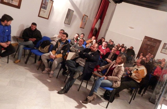El colectivo de parados pide la unión política para crear empleo en la ciudad