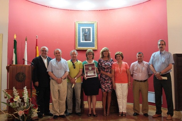 Emotivo reconocimiento a la labor docente de 5 profesores y el Centro de Educación Permanente de Adultos, Pedro de Escavias