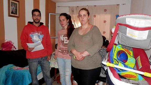 Internan en un centro de protección de menores a una madre de 15 y a su bebé