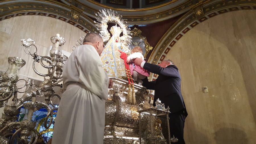 60 niños bautizados en Andújar se presentan a la Virgen de la Cabeza en la Fiesta de la Candelaria