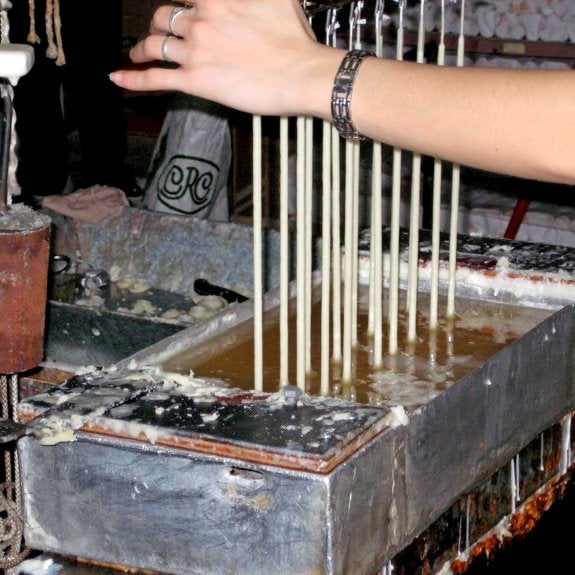 Cirios de Andújar alumbran la Semana Santa española