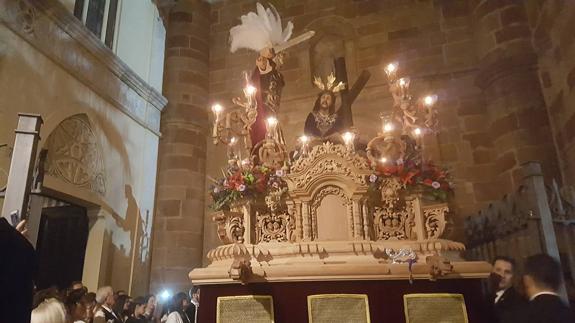 Buen Remedio, Esperanza y Gran Poder, provocan un estallido de fervor cofrade en el Jueves Santo andujareño