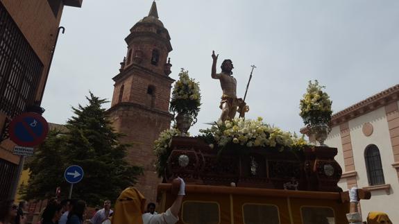 Las calles andujareñas se engalanan para saludar al Cristo Resucitado