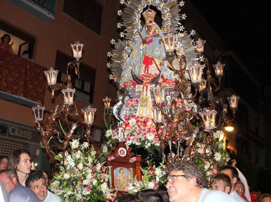 La imagen de la Virgen de la Cabeza que se venera en Andújar regresa a la ermita de la calle Ollerías