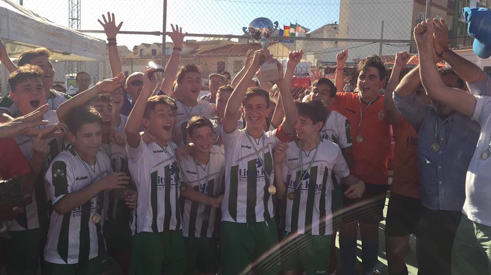 El Betis Iliturgitano redondea una campaña exitosa en el fútbol base provincial