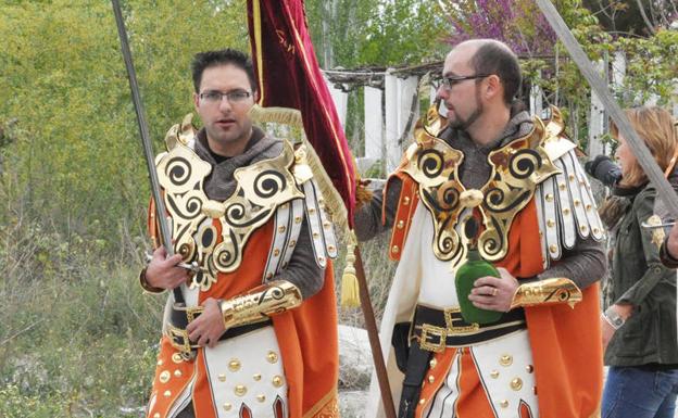 Miguel Ángel Martínez Pozo, a la izquierda de la foto