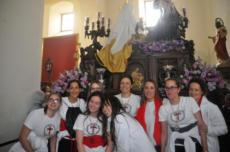 Fotos: La Cofradía de Santiago realiza una excelente estación de penitencia