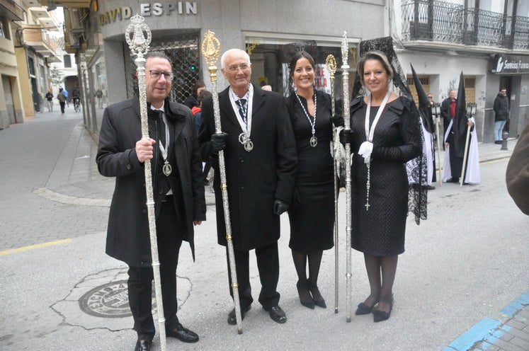 Fotos: La Cofradía de Santiago realiza una excelente estación de penitencia