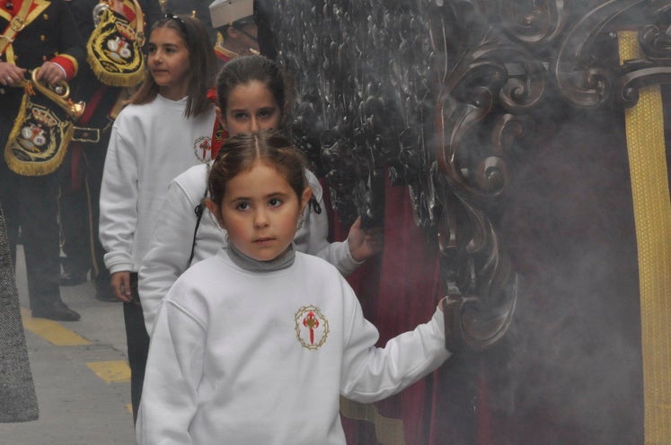 Fotos: La Cofradía de Santiago realiza una excelente estación de penitencia