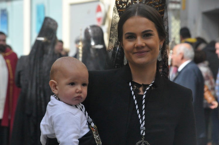 Fotos: La Cofradía de Santiago realiza una excelente estación de penitencia