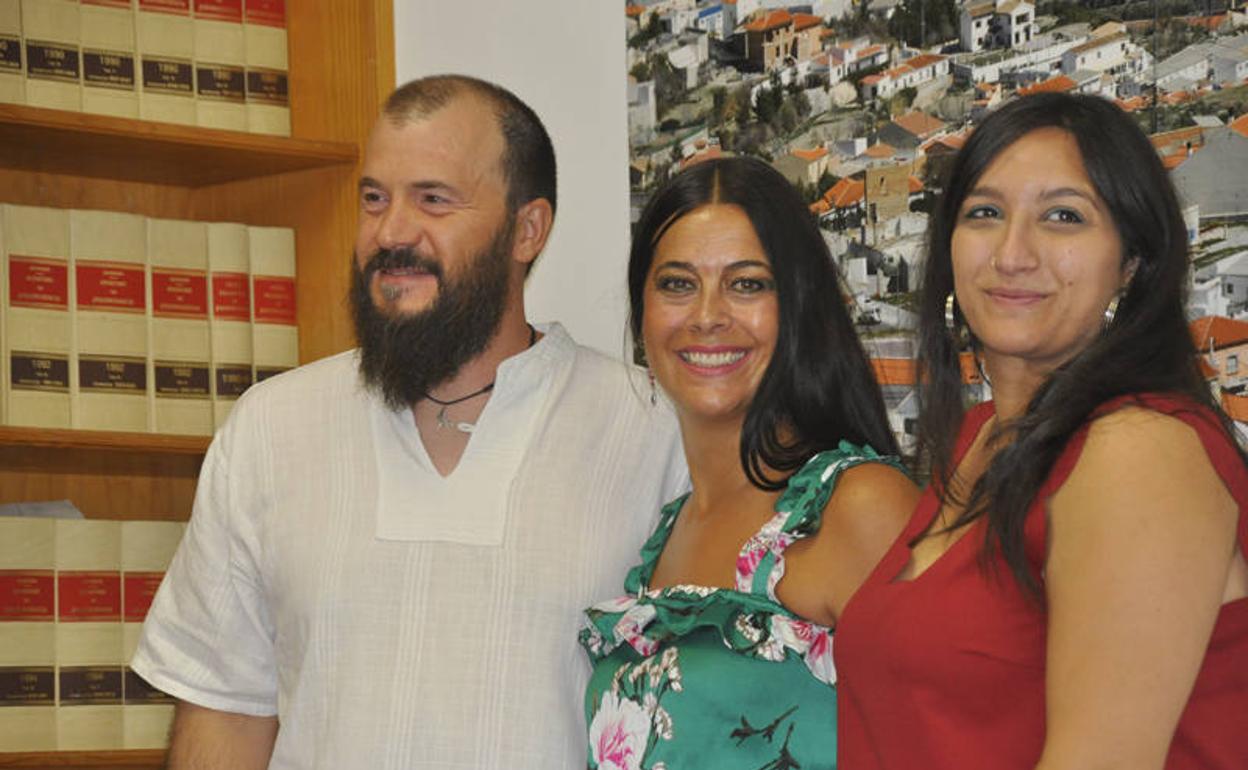 Antonio Capote, Maribel Canoy raquel Moreno durante la presentación del festival