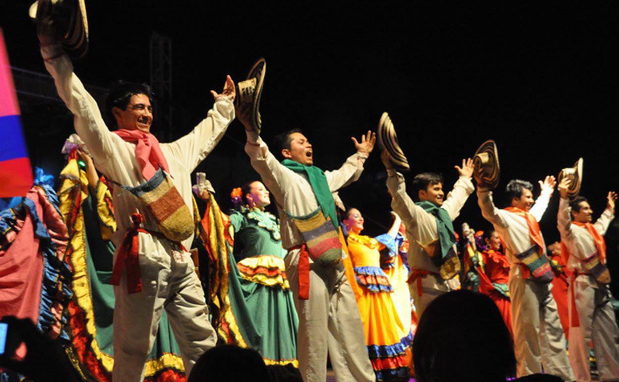 Actuación en el Festival Internacional de Folclore de Baza