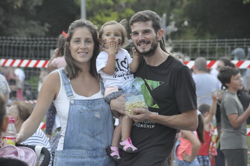 Los niños de Baza disfrutan en la mañana de este viernes del Cascamorras Infantil. 