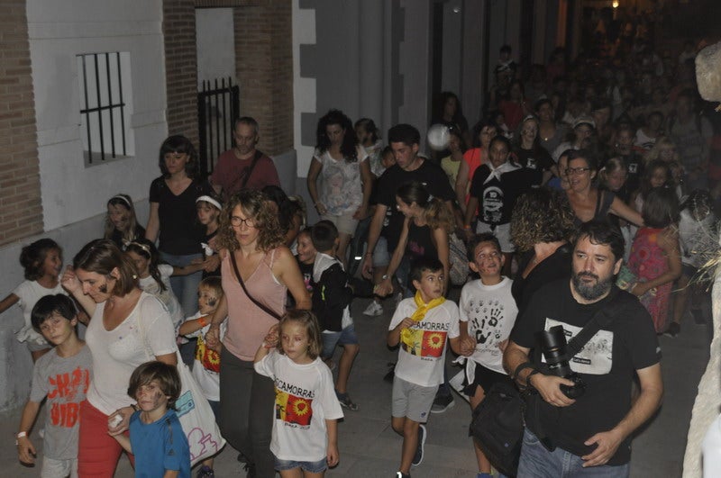 Los niños de Baza disfrutan en la mañana de este viernes del Cascamorras Infantil.