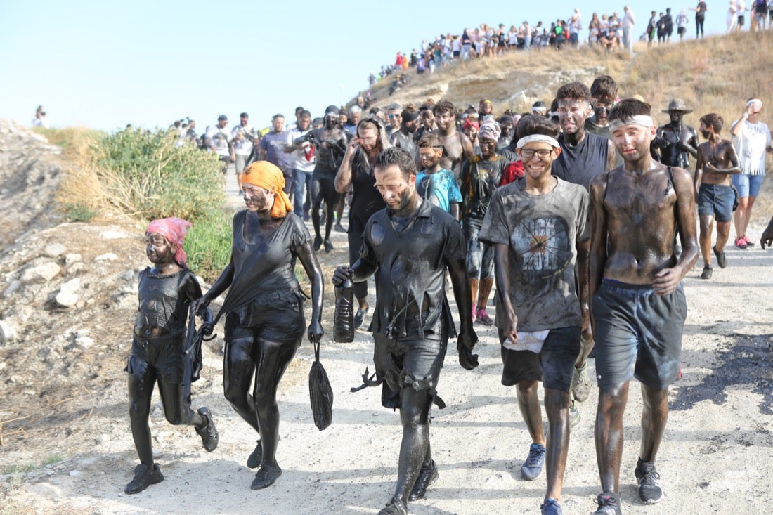 Aquí puedes ver una selección de las mejores fotografías del multitudinario Cascamorras, que ha reunido a unas 15.000 personas en Baza