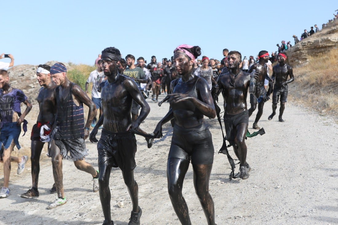 Aquí puedes ver una selección de las mejores fotografías del multitudinario Cascamorras, que ha reunido a unas 15.000 personas en Baza