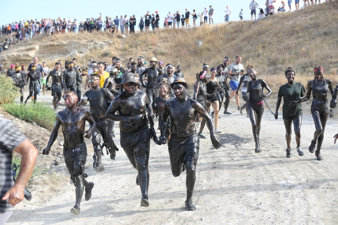 Aquí puedes ver una selección de las mejores fotografías del multitudinario Cascamorras, que ha reunido a unas 15.000 personas en Baza