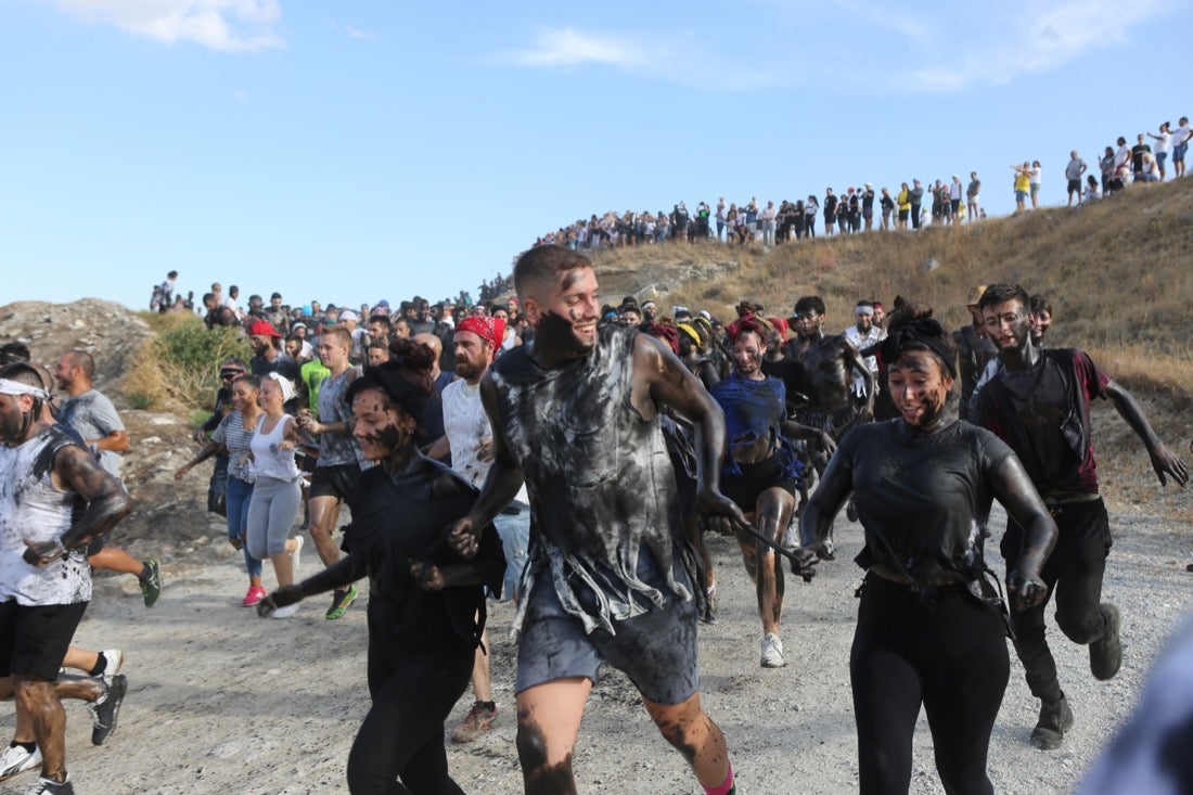 Aquí puedes ver una selección de las mejores fotografías del multitudinario Cascamorras, que ha reunido a unas 15.000 personas en Baza