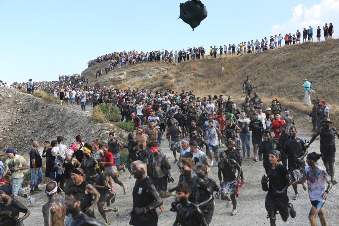 Aquí puedes ver una selección de las mejores fotografías del multitudinario Cascamorras, que ha reunido a unas 15.000 personas en Baza