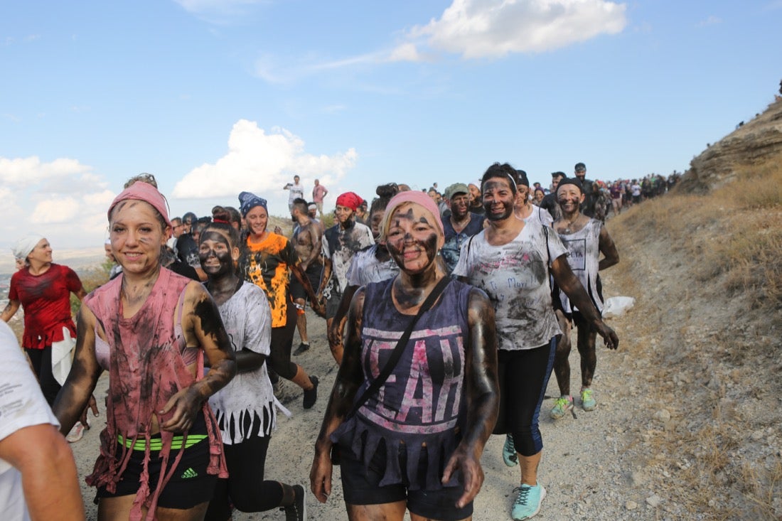 Aquí puedes ver una selección de las mejores fotografías del multitudinario Cascamorras, que ha reunido a unas 15.000 personas en Baza